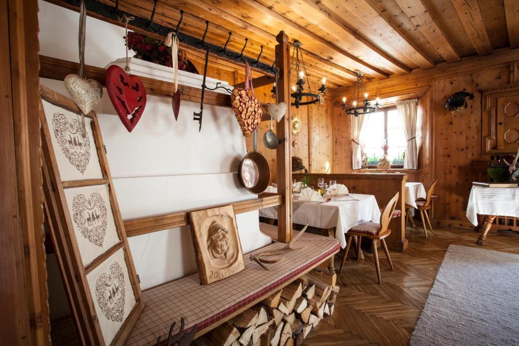 Posthotel Pfunds Exteriér fotografie